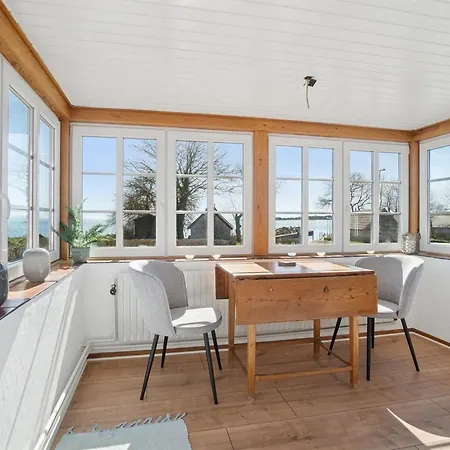 Hakon - 40m From The Sea By Interhome *
