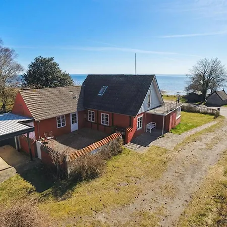 Hakon - 40m From The Sea By Interhome *